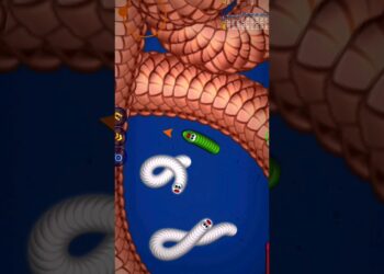 WormsZone Dwarf Worm🐍🥶#shorta#wormszone#video games#shorts